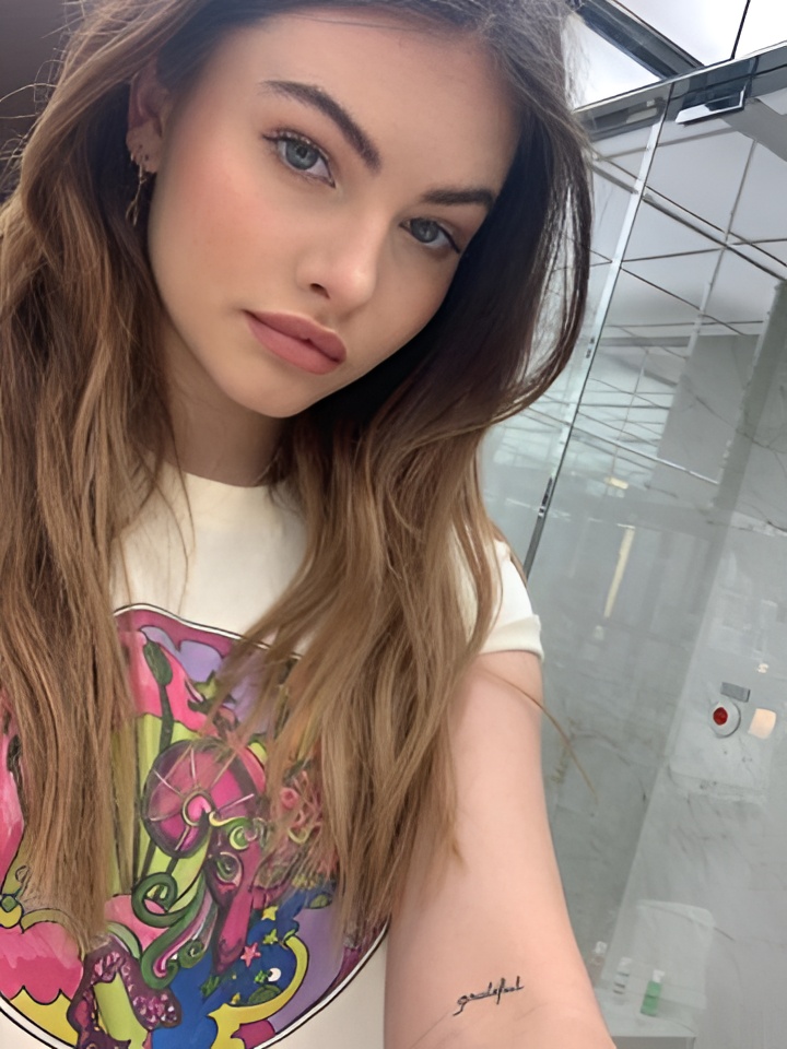 Ева привлекальеная девушка из Советска цена от 3000 руб