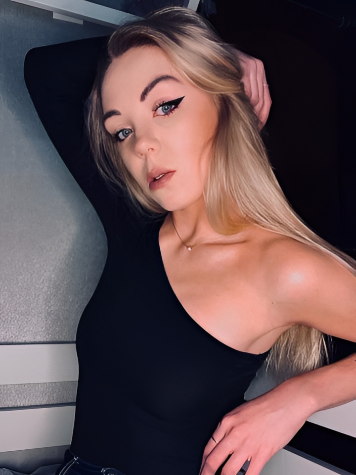 Индивидуалка Алиса, доступна для личного знакомства от 2500 руб