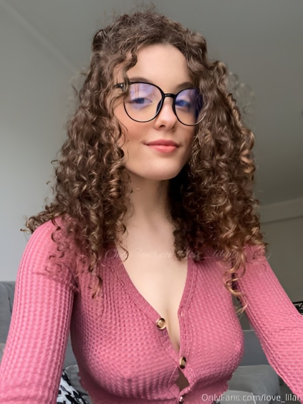 Эвелина привлекательная девушка из Советска цена от 4000 руб