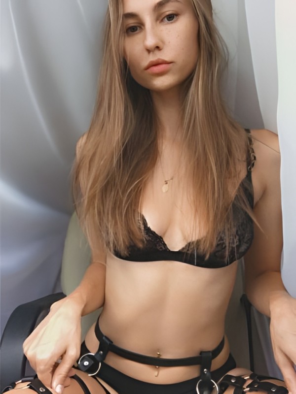 Ирма привлекательная девушка из Советска цена от 2000 руб