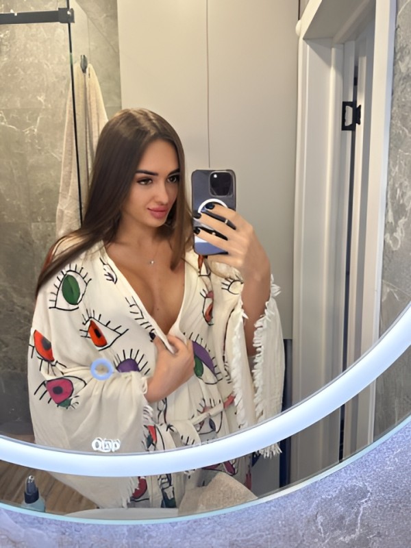 Людмила привлекательная девушка из Советска цена от 2000 руб