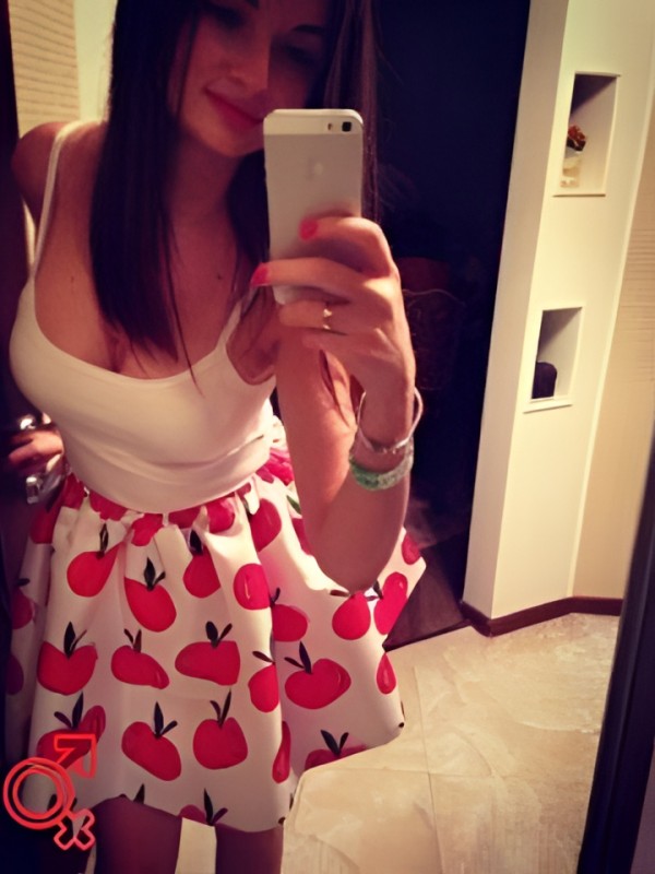 Ярослава привлекательная девушка из Советска цена от 2500 руб