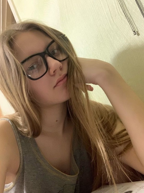 Дарья привлекательная девушка из Советска цена от 3000 руб