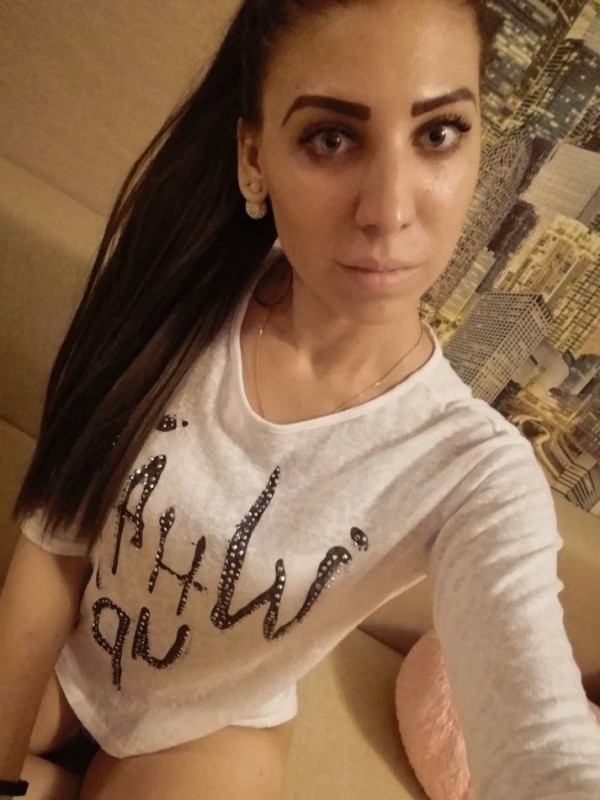 Людмила привлекательная девушка из Советска цена от 3000 руб