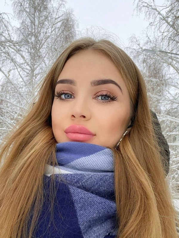 Ева привлекательная девушка из Советска цена от 8000 руб